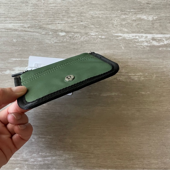 Lululemon True Identity Card Case - Green Twill - Picture 8 of 9
